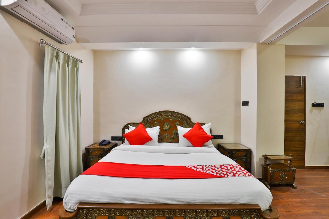Oyo 23540 Hotel Suryakant Rajkot Exterior foto