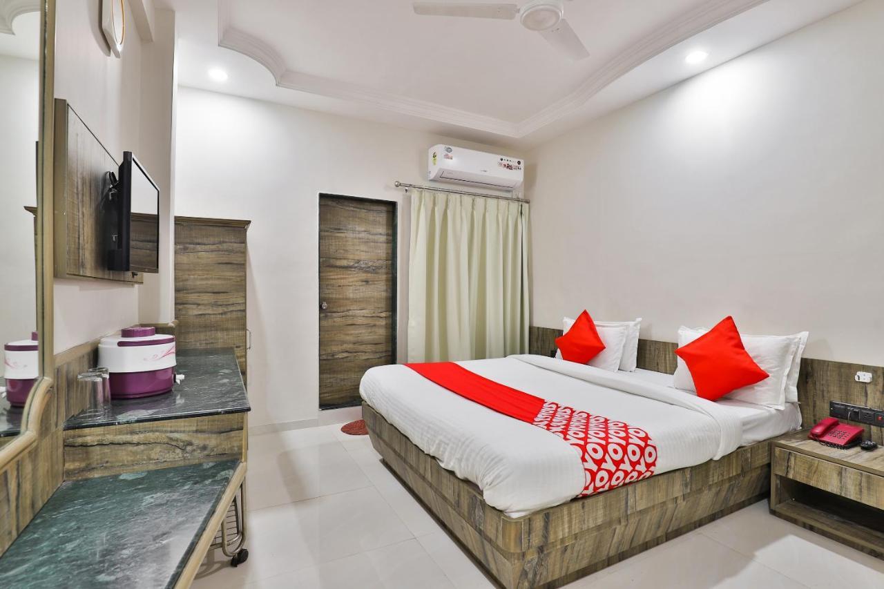 Oyo 23540 Hotel Suryakant Rajkot Exterior foto