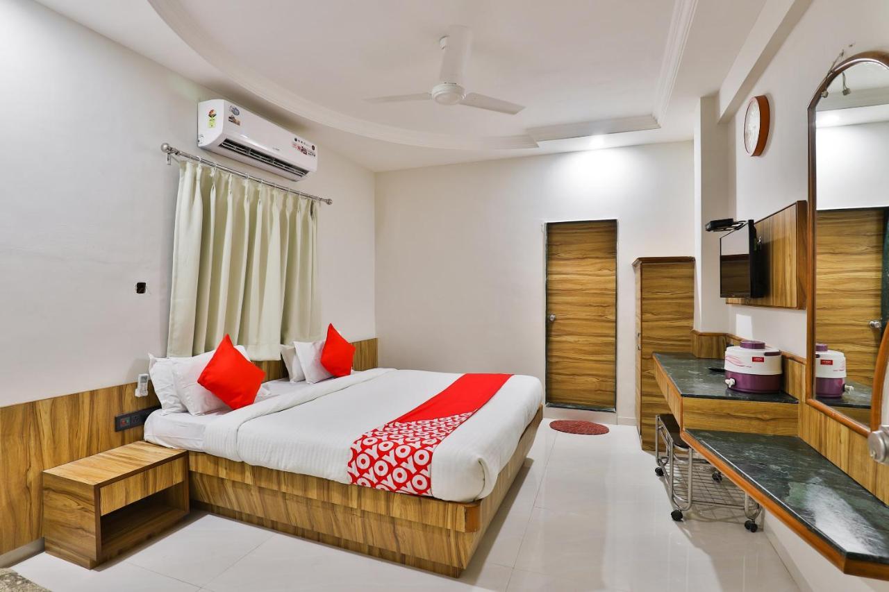 Oyo 23540 Hotel Suryakant Rajkot Exterior foto